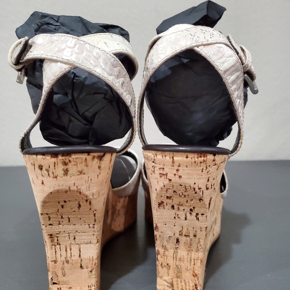 Couture Donald J Pliner Ivory Metallic Gator Cork Wedges size 6.5 - Picture 7 of 13
